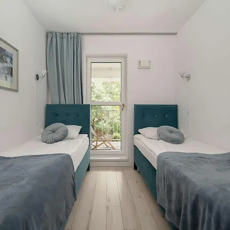 Elegancki Z Parkingiem I Umeblowanym Balkonem We Wrocławiu By Renters Apartament