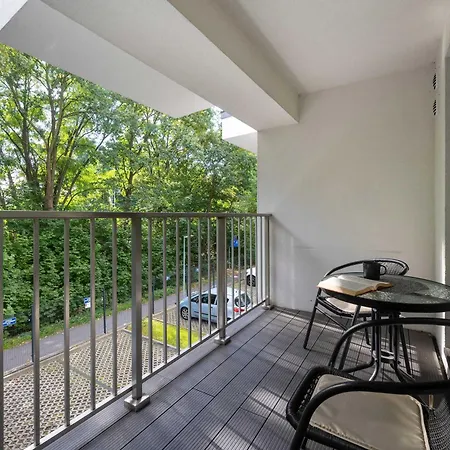 Apartament Elegancki Z Parkingiem I Umeblowanym Balkonem We Wrocławiu By Renters *