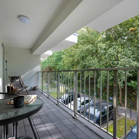 Elegancki Z Parkingiem I Umeblowanym Balkonem We Wrocławiu By Renters