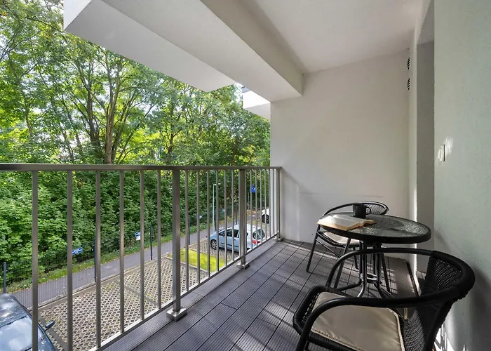 Appartamento Elegancki Z Parkingiem I Umeblowanym Balkonem We Wroclawiu By Renters *