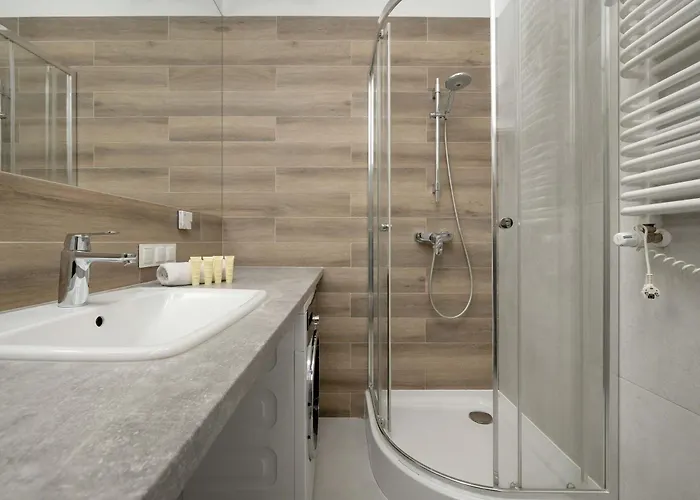 Appartamento Elegancki Z Parkingiem I Umeblowanym Balkonem We Wroclawiu By Renters Breslavia